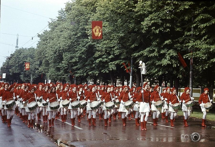 1973 год. Рига. Улица Ленина. 7-й Праздник Песни и танца, посвященный